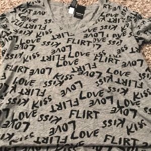 V neck tee shirt with pocket